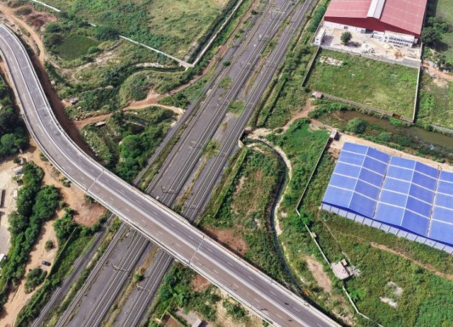 Diamniadio-autopont-2